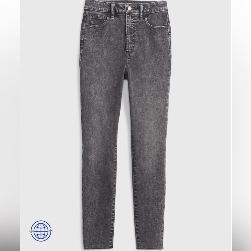 Gap • NWT • Sky High Universal Jegging with washwell